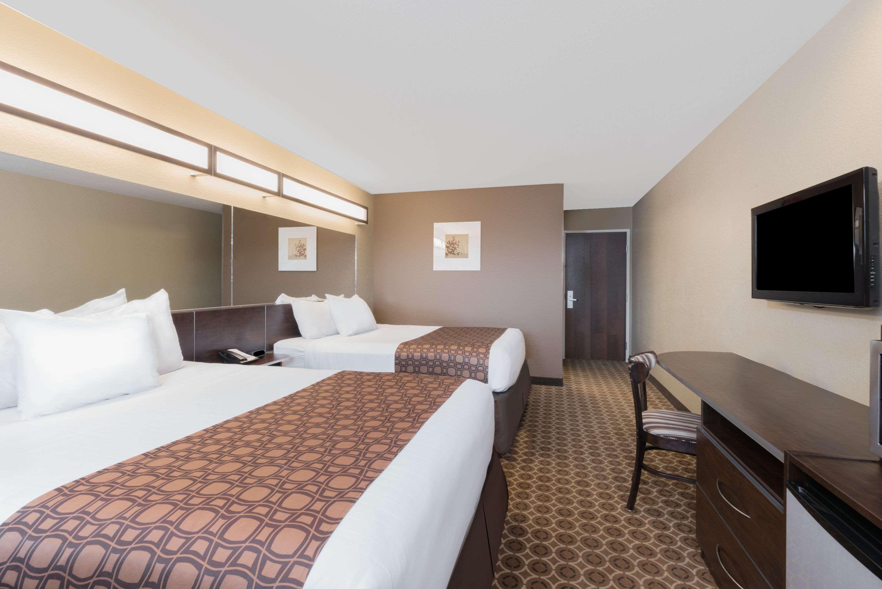 Microtel Inn & Suites By Wyndham Дикинсон Экстерьер фото